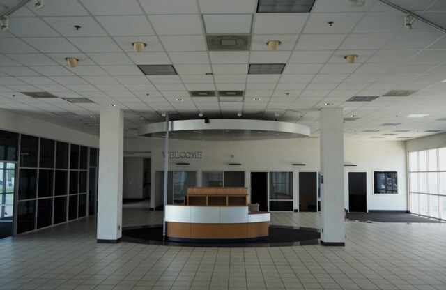 More Photos Of 4608 Rudnick Ct, Bakersfield Auto Dealership For Lease