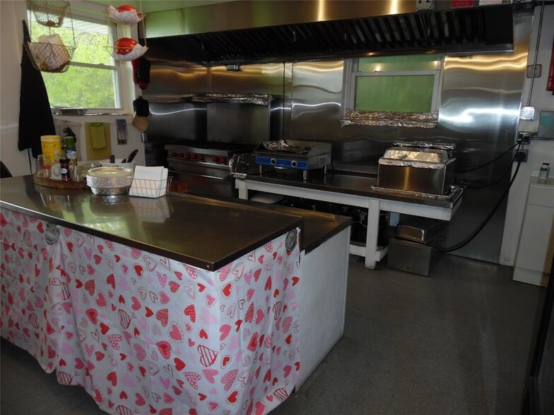 More Photos Of 14 Dr Duggan Rd, Bethel Bar For Sale