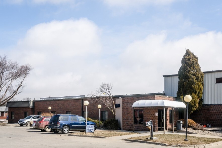 More Photos Of 102 Sergeant Square Dr, Sergeant Bluff Office For Sale
