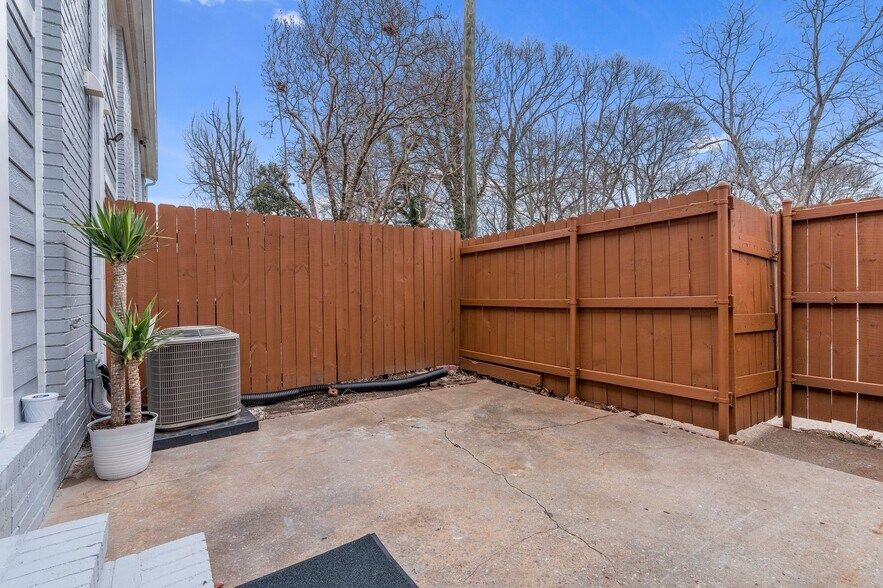 More Photos Of 1749 Hawthorne Ave, College Park Apartments For Sale