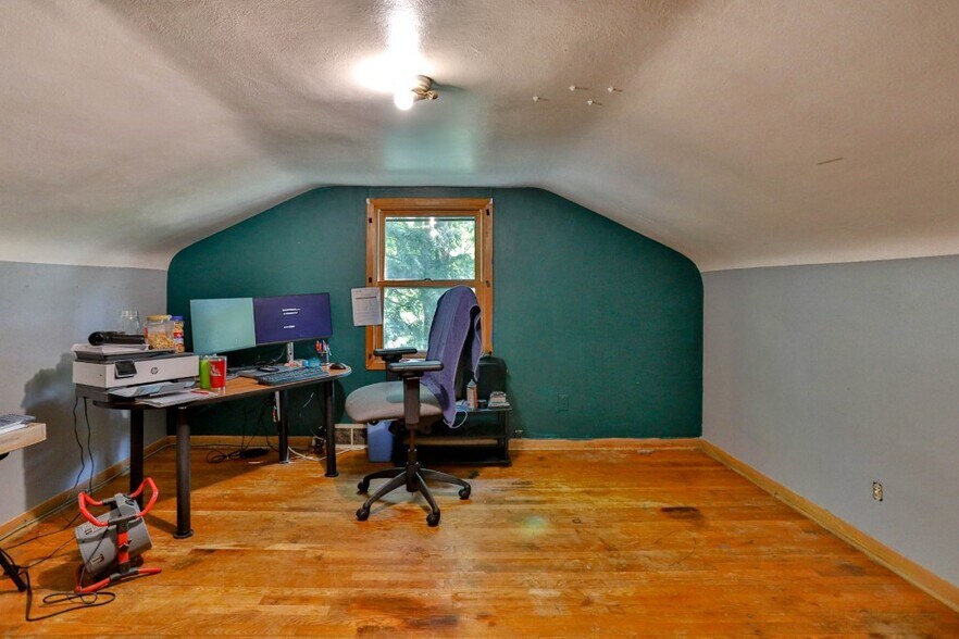 More Photos Of 3914 Weston Ave, Weston Office For Sale