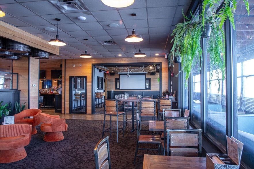 More Photos Of 725 Broadway, South Portland Restaurant For Sale