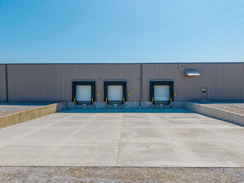More Photos Of 1730 Washington Ave, Washington Court House Warehouse For Lease