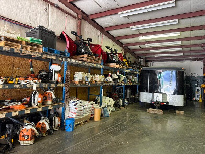 More Photos Of 129 Macarthur Ct, Nicholasville Warehouse For Lease