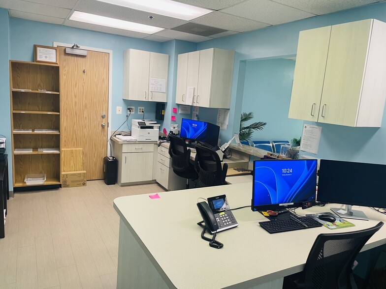 More Photos Of 1830 Town Center Dr, Reston Medical For Sale