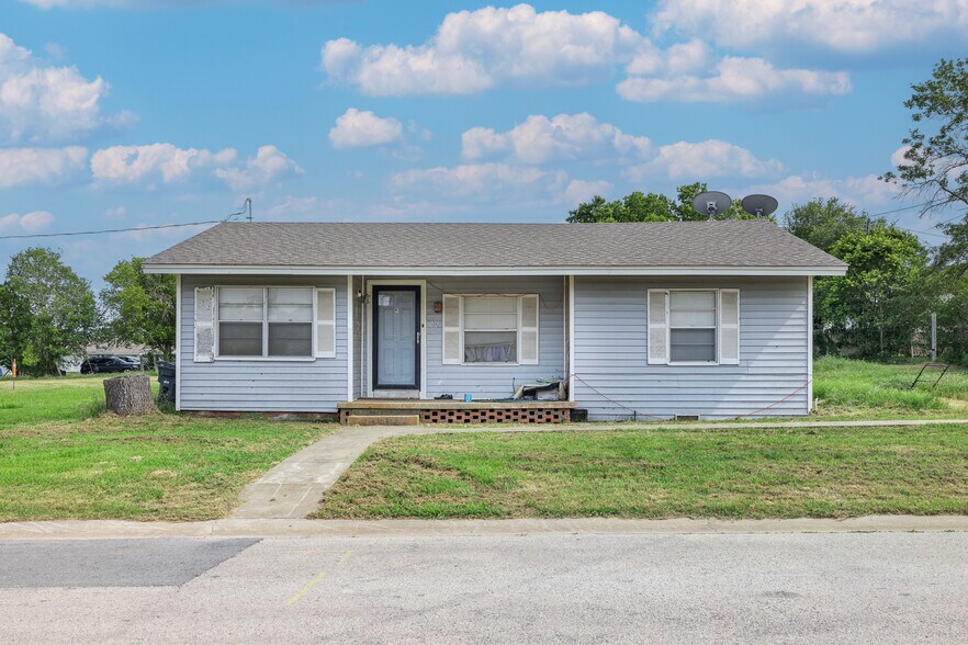 More Photos Of 585 TX-36, Caldwell Land For Sale