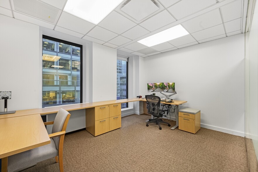 More Photos Of 551 Madison Ave, New York Office For Lease