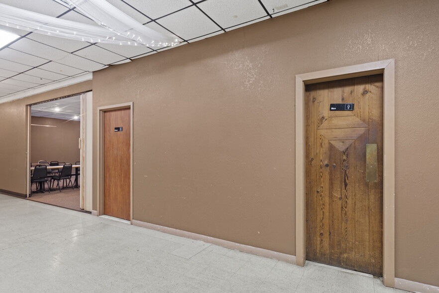 More Photos Of 118 Railroad Ave NE, Mora General Retail For Sale