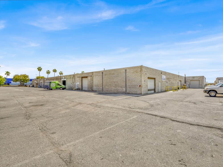 More Photos Of 5645 E Clinton Ave, Fresno Manufacturing For Lease