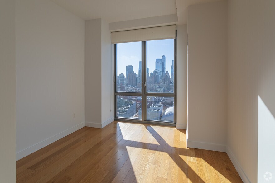 More Photos Of 606 W 57th St, New York Multifamily For Sale
