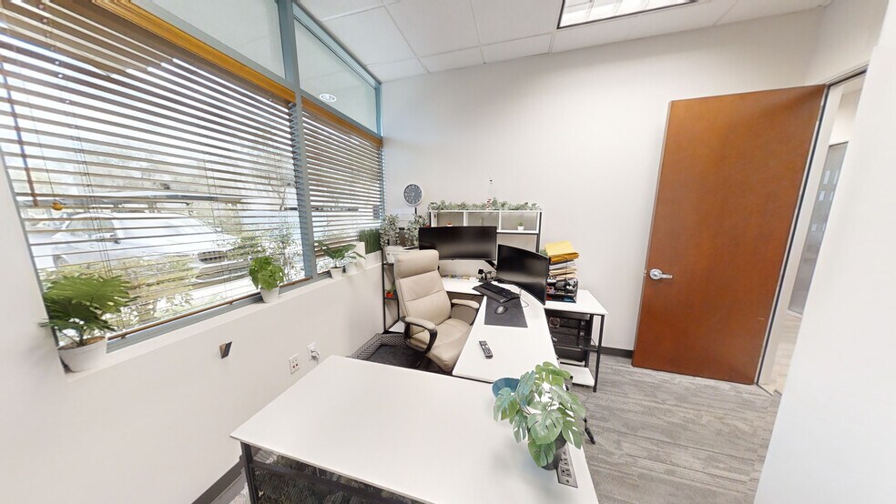 More Photos Of 14201 N 87th St, Scottsdale Office For Lease