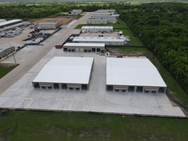 More Photos Of 4303-4307 Chance Ln, Rosharon Warehouse For Lease