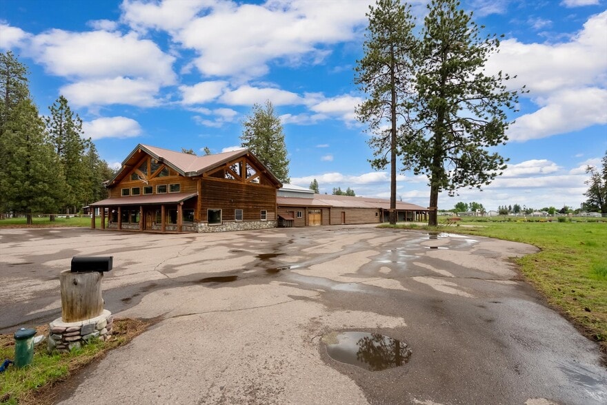 More Photos Of 2400 9th St W, Columbia Falls Freestanding For Sale