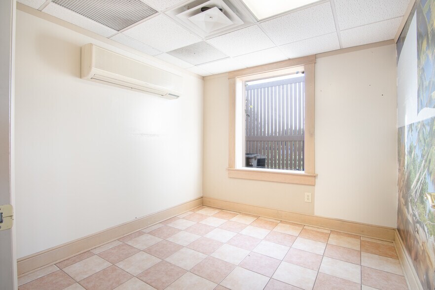 More Photos Of 500 N Pike Rd, Sarver Office Residential For Sale