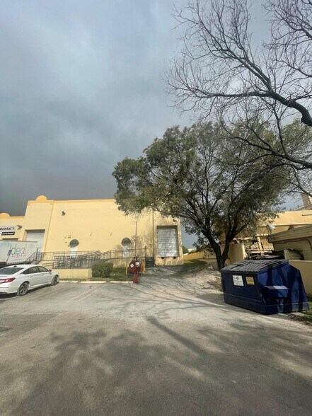 More Photos Of 2005 NW 110th Ave, Miami Warehouse For Lease