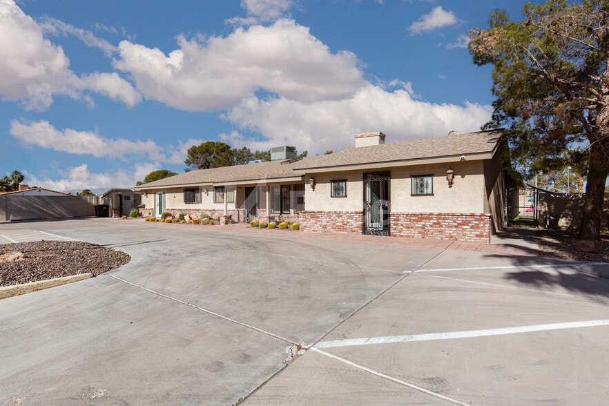 More Photos Of 2948 E Russell Rd, Las Vegas Office For Sale