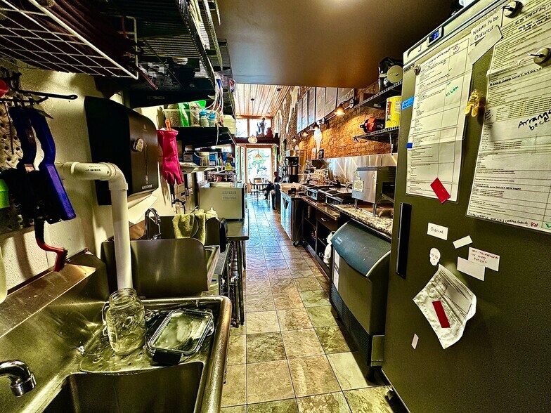 More Photos Of 124 N Main St, Lima Specialty For Sale