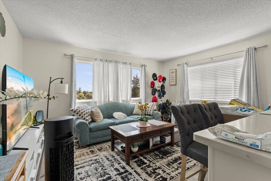 More Photos Of 616 Canyon Rd, Redwood City Multifamily For Sale