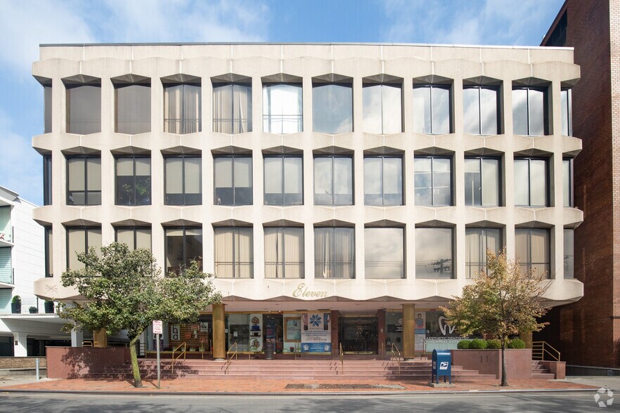 More Photos Of 11 Grace Ave, Great Neck Office For Lease