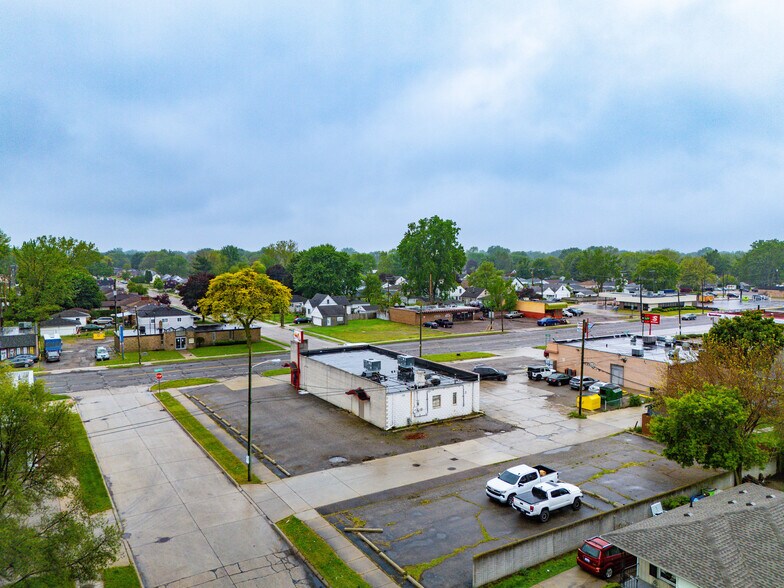 More Photos Of 15163 E 10 Mile Rd, Eastpointe Freestanding For Sale