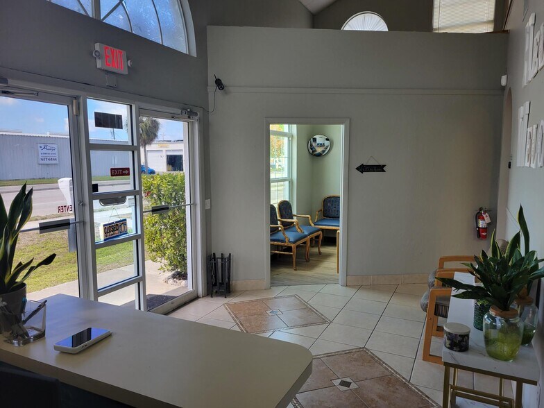 More Photos Of 1323 Viscaya Pky, Cape Coral Medical For Sale