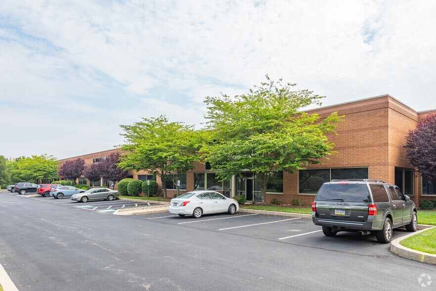 More Photos Of 1060 Andrew Dr, West Chester Office For Lease