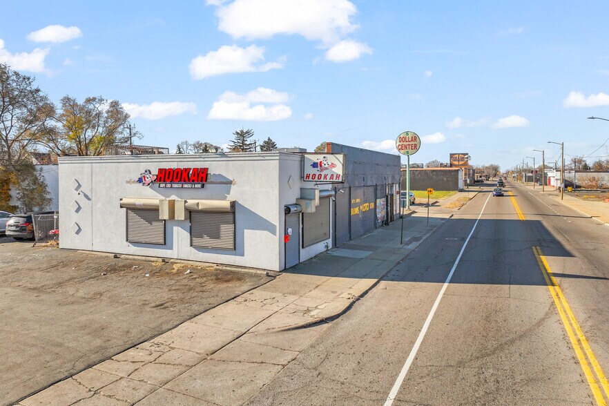 More Photos Of 7606 E 7 Mile Rd, Detroit Storefront For Sale