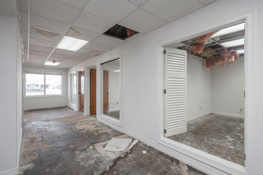 More Photos Of 1807 Tower Dr, Monroe Office For Sale