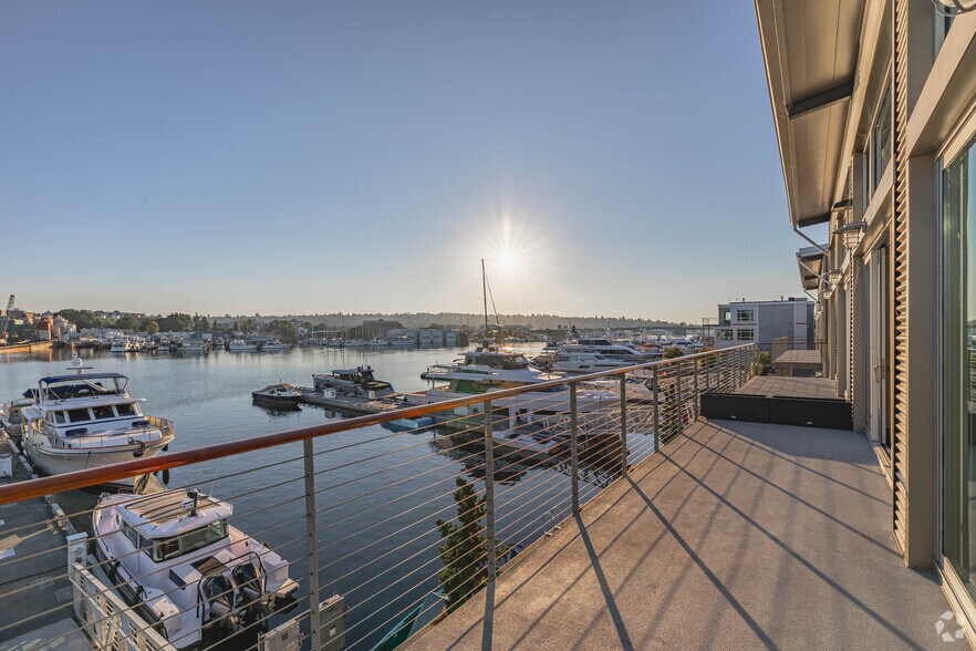 More Photos Of 2284-2360 W Commodore Way, Seattle Office For Lease