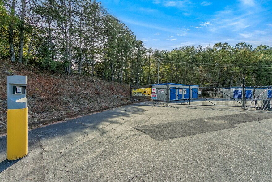 More Photos Of 700 E Main St, Duncan General Retail For Sale