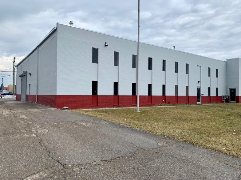 Primary Photo Of 339 E Whitcomb Rd, Madison Heights Manufacturing For Lease