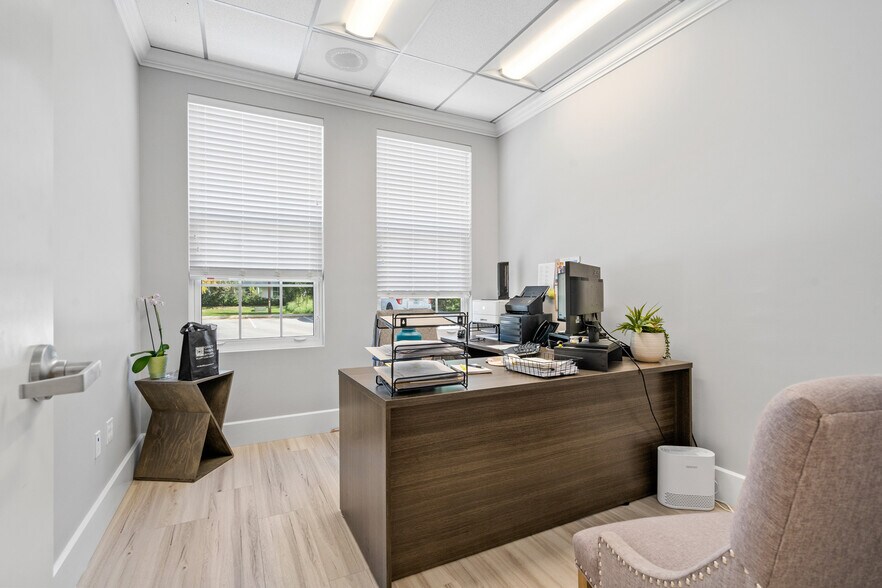 More Photos Of 2651 20th St, Vero Beach Medical For Sale