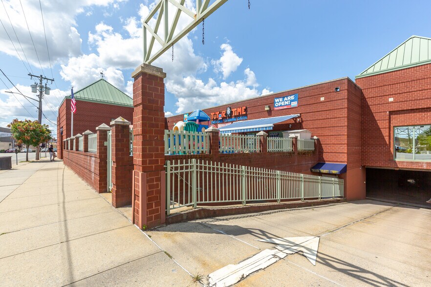 More Photos Of 1619-1631 Jericho Tpke, New Hyde Park Daycare Center For Sale