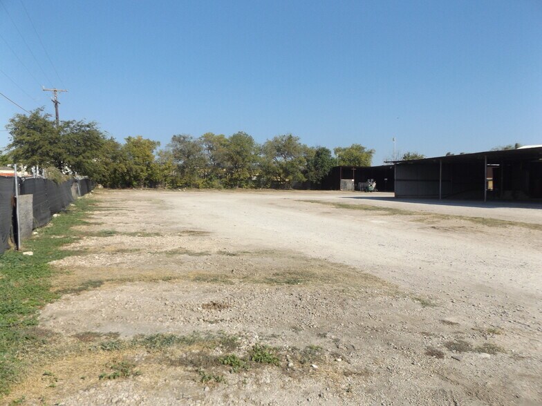 More Photos Of 11523 Jones Maltsberger Rd, San Antonio Warehouse For Lease