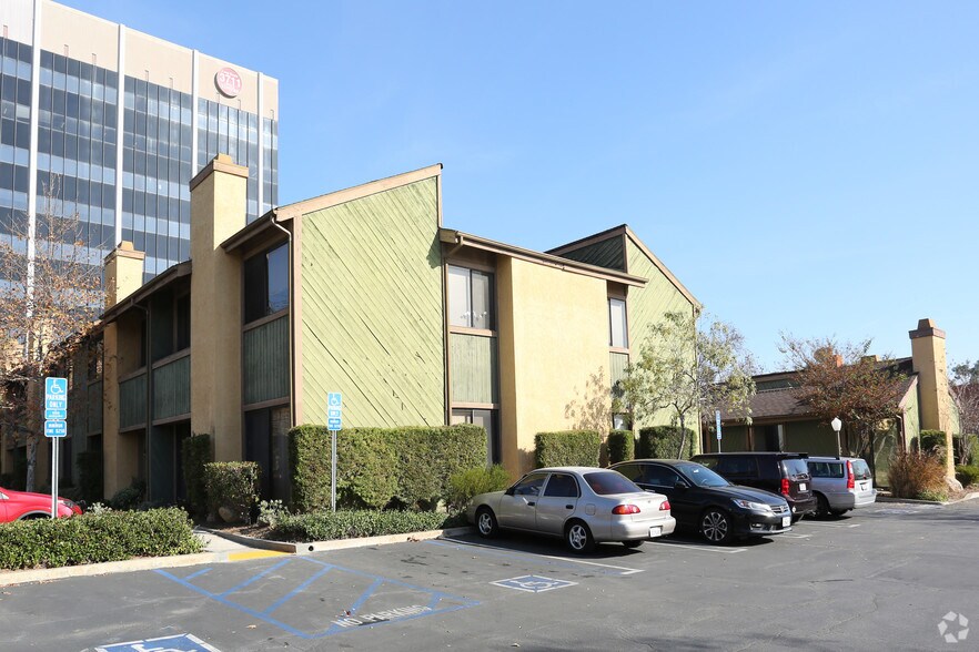 More Photos Of 3701 Long Beach Blvd, Long Beach Office For Lease