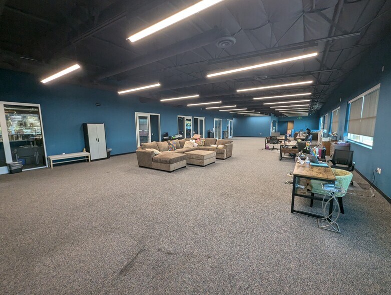 More Photos Of 21010 S Figueroa St, Carson Showroom For Sale