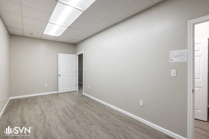 More Photos Of 514 N Main St, Nicholasville Freestanding For Lease