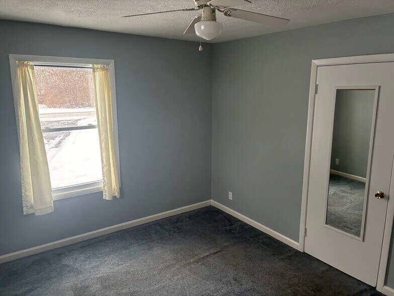More Photos Of 88 Southern Dr, Rochester Industrial For Sale