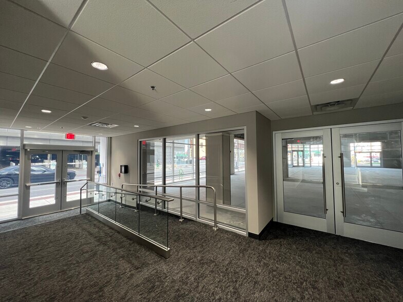 More Photos Of 202 W Berry St, Fort Wayne Office For Lease