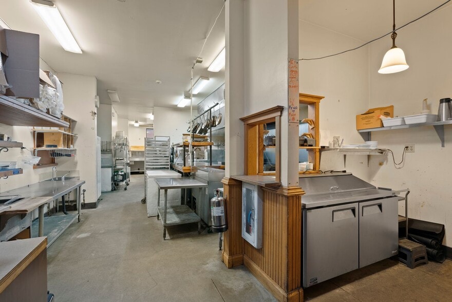 More Photos Of 102 S 1st Ave, Sandpoint Storefront Retail Office For Sale