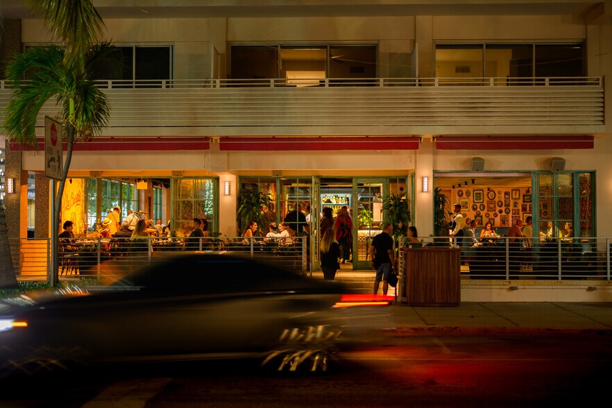 Primary Photo Of 1200 Ocean Dr, Miami Beach Hotel For Lease