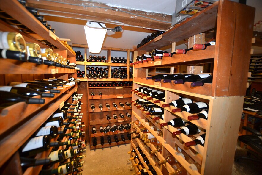 More Photos Of 512 Royal Gorge Blvd, Canon City Restaurant For Sale