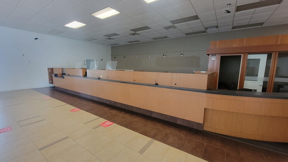 More Photos Of 501 N Olympic Ave, Arlington Bank For Sale