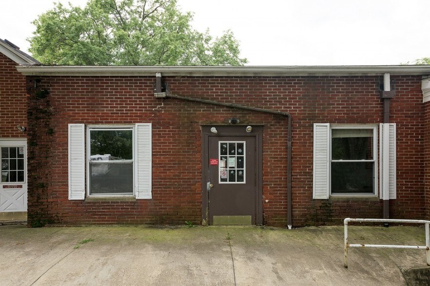 More Photos Of 73 Madison Rd, Mansfield Skilled Nursing Facility For Lease