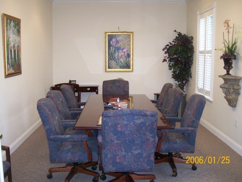 More Photos Of 3192 Fruitville Rd, Sarasota Office For Sale