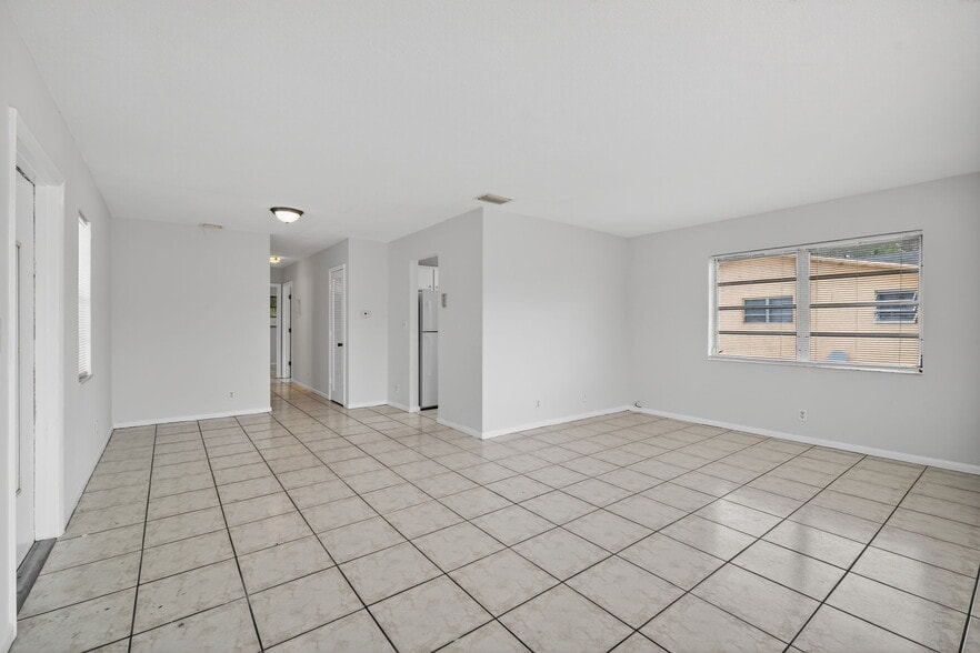 More Photos Of 461 Sunshine Dr, Coconut Creek Apartments For Sale