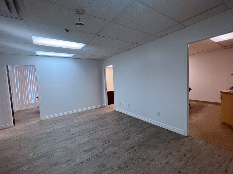 More Photos Of 3005 Boul Matte, Brossard Office For Lease