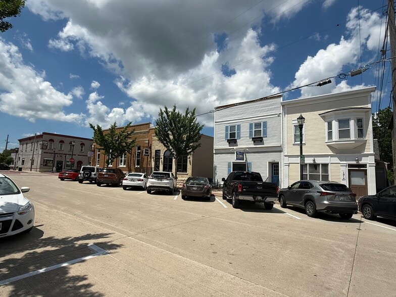 Primary Photo Of 1208-1212 Bridge St, Grafton Office Residential For Sale