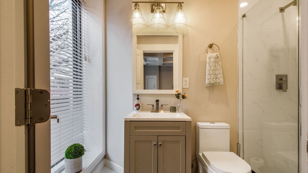 More Photos Of 1414 Pennsylvania Ave SE, Washington Apartments For Sale