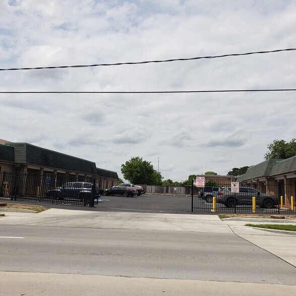 More Photos Of 1111 Gessner Rd, Houston Medical For Lease